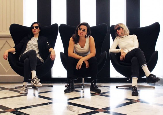 Músicas Sonadas: Hit Emocional, Mausoleo y el Centre de Perfeccionament, un año después