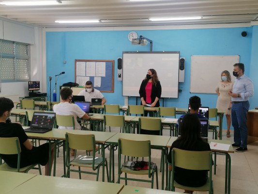 Cerca de 3.000 alumnos asisten este mes a clases de refuerzo en 128 centros educativos