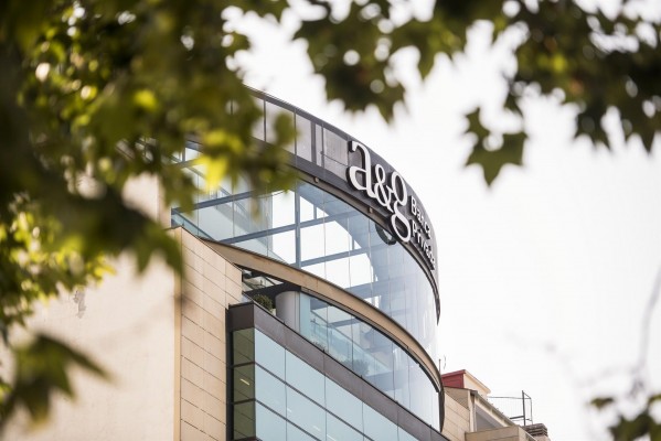 Los banqueros españoles de A&G Banca Privada rozan el 60% del capital de la firma