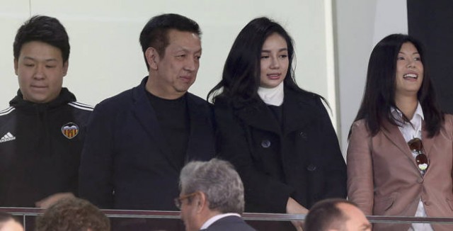 Kim Lim aviva el fuego y denuncia racismo: 