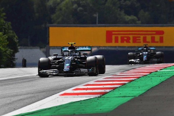 Bottas se lleva el primer triunfo de la temporada y Sainz termina quinto