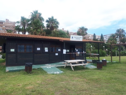 Oropesa del Mar abre su 'biblioplaya' de Amplàries
