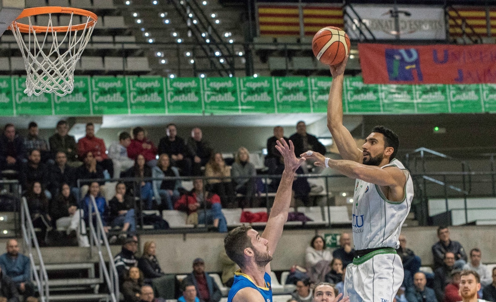 El TAU Castelló renueva al ala pívot Juan García