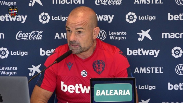 Paco López: 