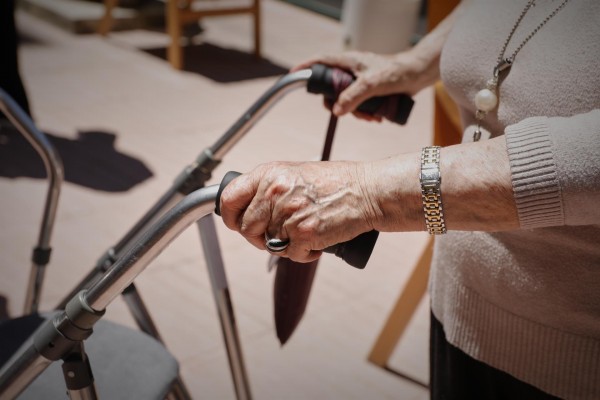 Al menos 566 usuarios de residencias han fallecido en la Comunitat durante la pandemia del covid-19