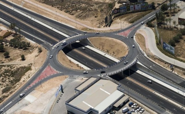 El déficit en infraestructuras de Elche: el bipartito busca reclamar atención de Estado y Consell por enésima vez