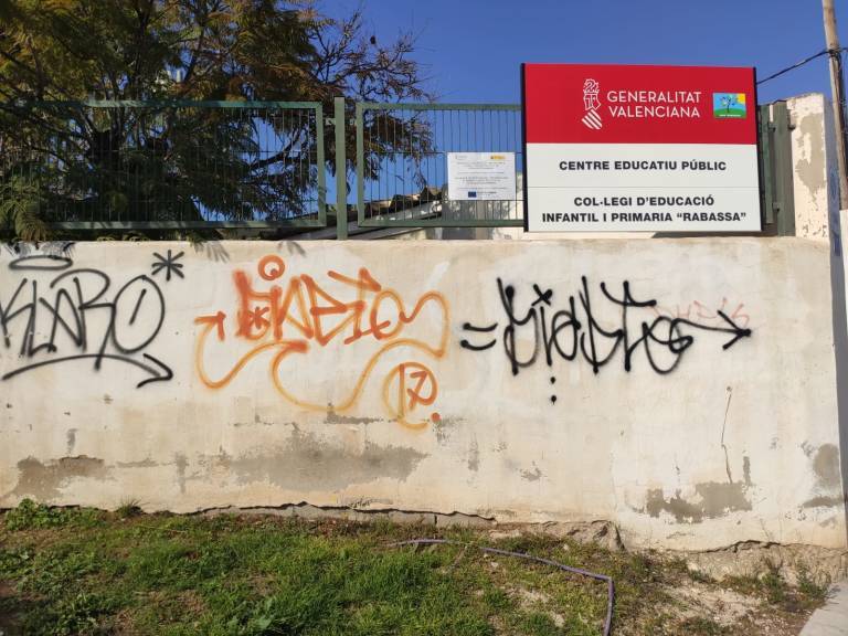 Educación adjudica los barracones del Herrero   pero el traslado antes del inicio de curso 'se complica' 