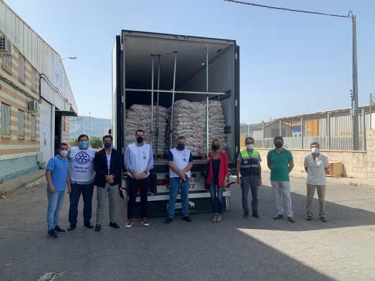 Los 'rotarios' de Murcia Norte donan 23.000 kilos de patatas al Banco de Alimentos