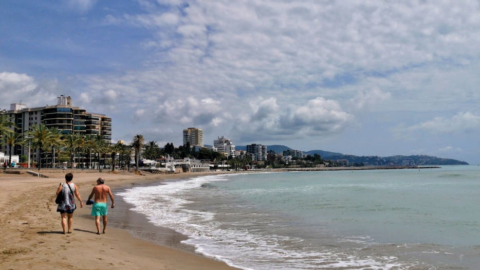 Experto en traumatología asegura que caminar por la playa puede ocasionar esguinces o lumbalgias