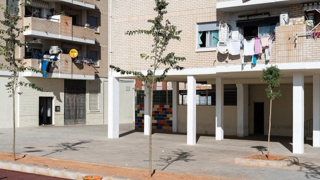 El Consell desinfectará las zonas comunes del Grupo San Lorenzo de Castelló tras el brote