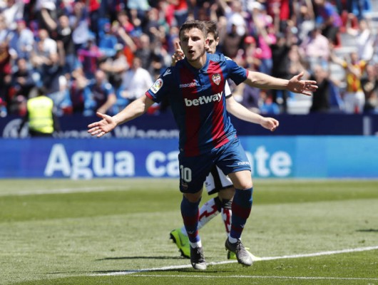 Bardhi, baja ante la Real Sociedad por acumulación de amarillas
