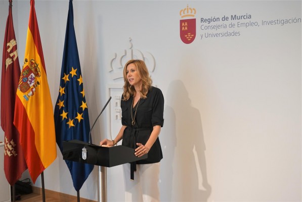 El Gobierno regional celebra la caída del paro en actividades vinculadas al turismo