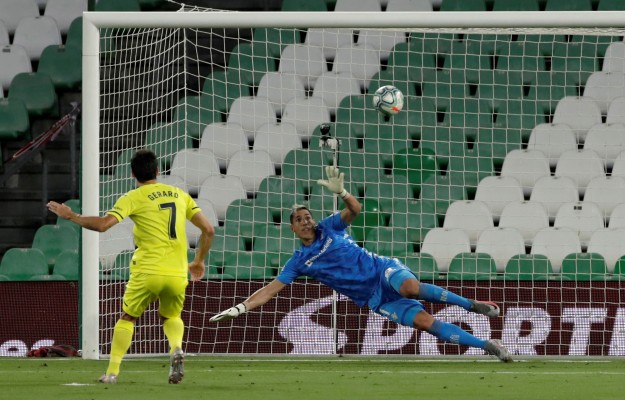 El Villarreal sigue intratable con la Champions como objetivo y deja muy tocado al Betis