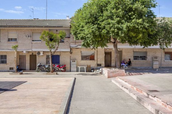 El brote de Castelló se propaga por la familia pero no afecta a otros participantes en la fiesta nocturna