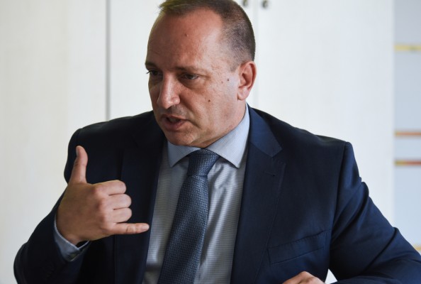 Dalmau y Podem descartan cambios en el decreto de tanteo pese a las dudas del PSPV
