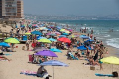 Brecha inmobiliaria en la vivienda de costa: sube en Elche y Santa Pola, con un acceso mucho más tensionado