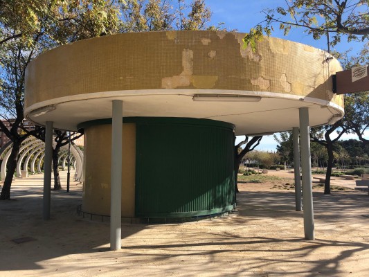 El kiosko-bar del Parque Lo Torrent no ofrecerá servicio este verano por falta de licitación