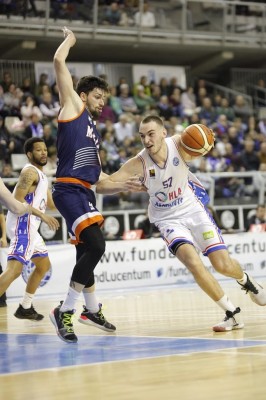 Alejandro Galán renueva una temporada más con el HLA Alicante
