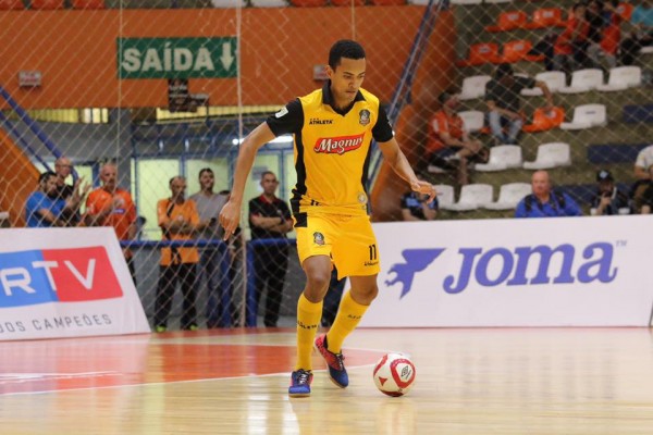 El Peñíscola ficha al brasileño Walex y anuncia la baja de Josiko para la próxima temporada
