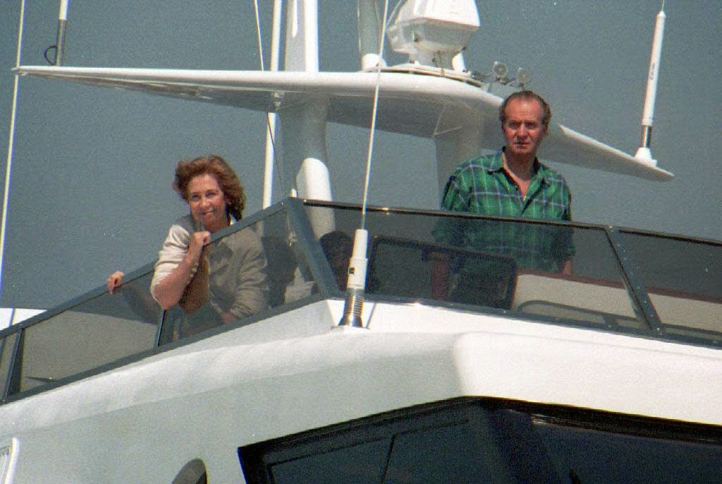 La Reina Sofía y el Rey Juan Carlos, a bordo del 'Fortuna' en 1995  - 