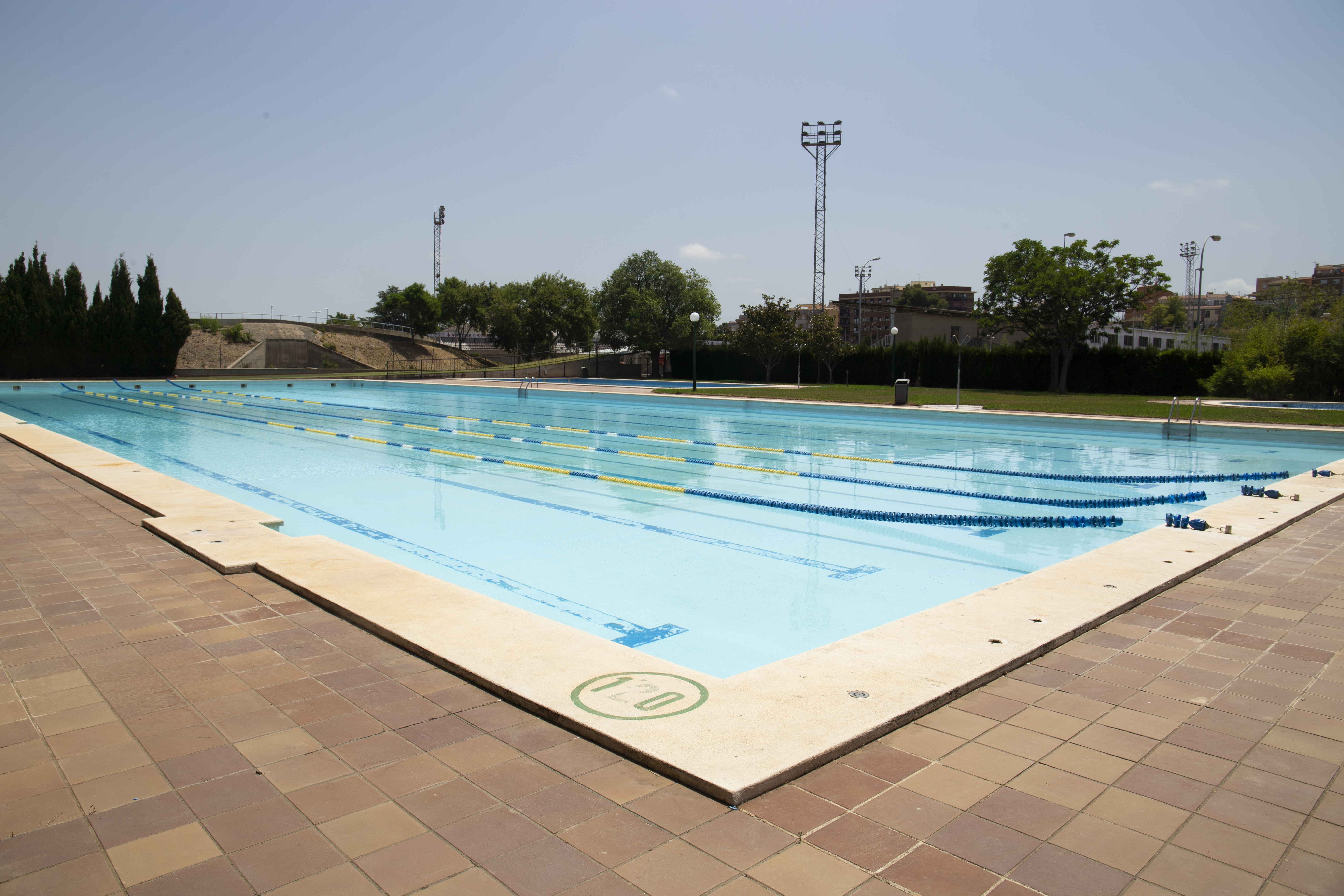 Onda reabre este miércoles sus parques, la piscina exterior y el servicio de 'Escoleta d'Estiu'