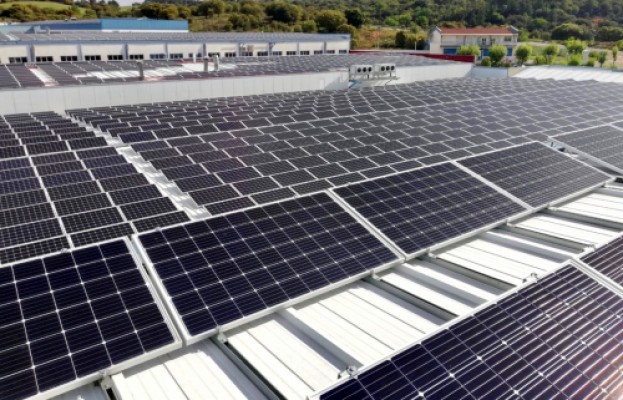 La cubierta solar del matadero de Orihuela capta 113.000 euros de 250 inversores en un mes