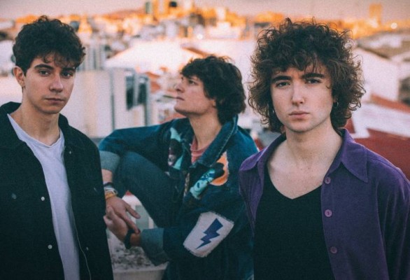 Malva graba en La Manga el videoclip de 'Ultravioleta', la canción con la que se dio a conocer en Factor X