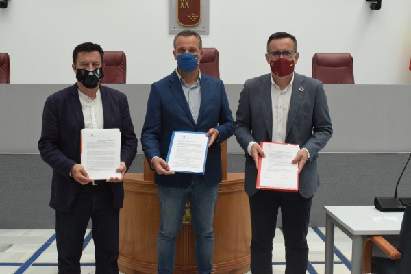 La imagen de la (ansiada) unidad: Segado, Conesa y Molina sellan su primer gran acuerdo a cuenta del Mar Menor