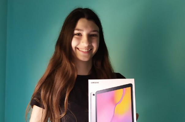  Elena Fernández, ganadora del concurso Brokermanía de Florida Universitària 