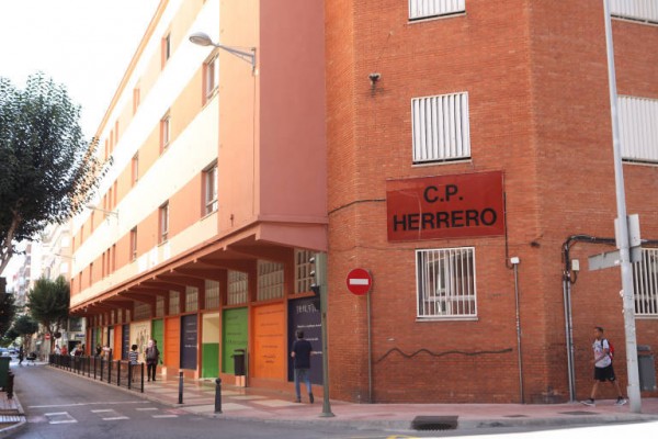 Pavasal y Progesa toman ventaja para adecuar las parcelas provisionales de los CEIP Herrero y Marçà