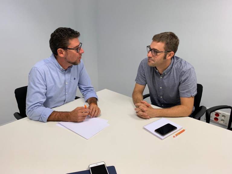 Los portavoces de Cs, Javier Gutiérrez y el de Compromís, Gerard Fullana. - 