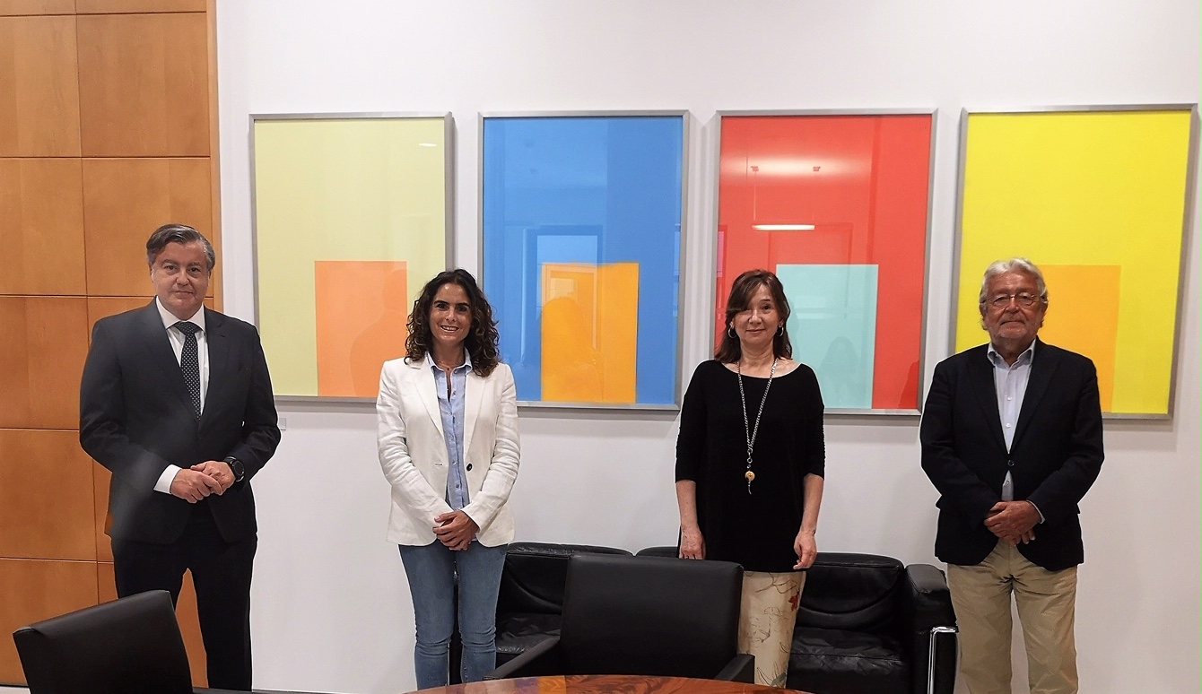 El director corporativo de la Territorial de Bankia en Valencia y Castellón, Jaime Casas; la gerente de Fundación Bancaja, Irene Guasque; la coordinadora de la Dirección de Comunicación y Relaciones Externas de Bankia en la Comunidad Valenciana y Mur - 