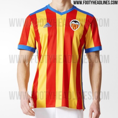 Footy Headlines desvela la nueva senyera del VCF 
