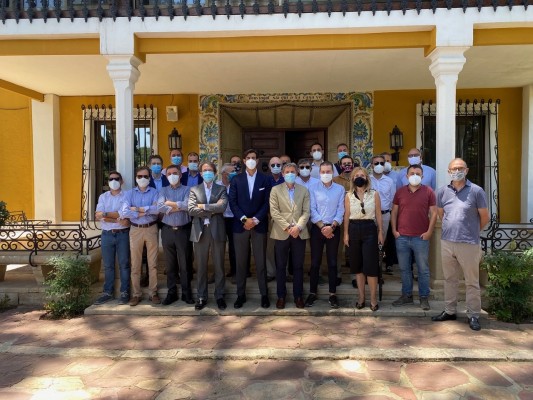 La Confederación Empresarial de La Vall d'Albaida recupera sus encuentros con charlas sobre la Covid