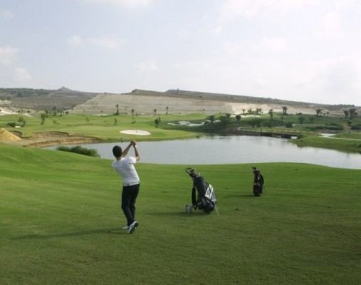 Orihuela inicia la legalización del campo de golf Vistabella tras 11 años en funcionamiento