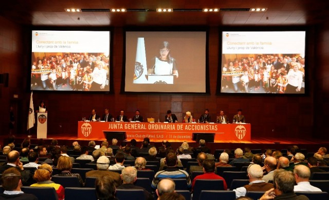 El Valencia CF aprueba en junta la ampliación de capital de cien millones de euros