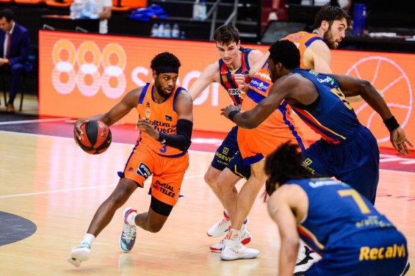 Valencia Basket se topa con el Baskonia de Ivanovic y se queda sin final