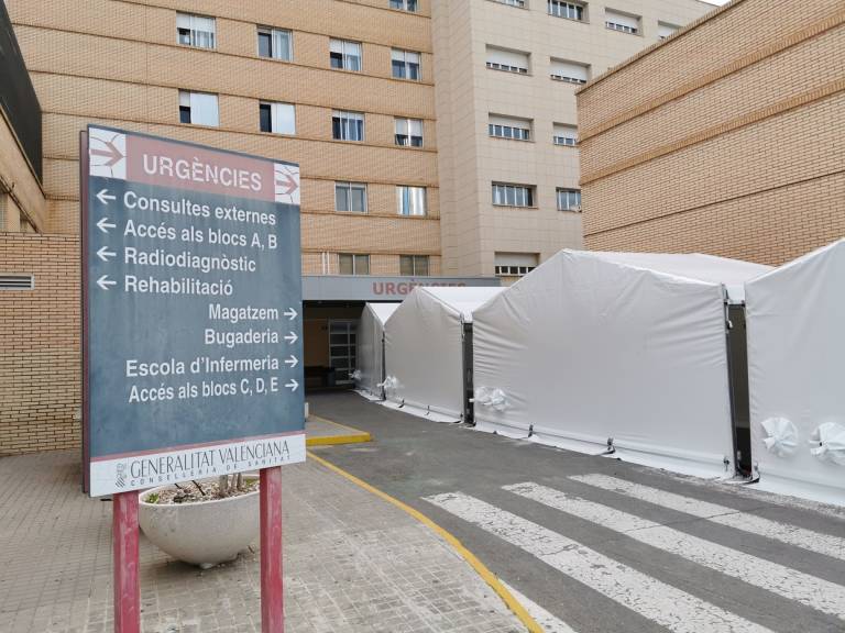 Denuncian una agresión homófoba en el General de Castelló, que a su vez denunciará al chico