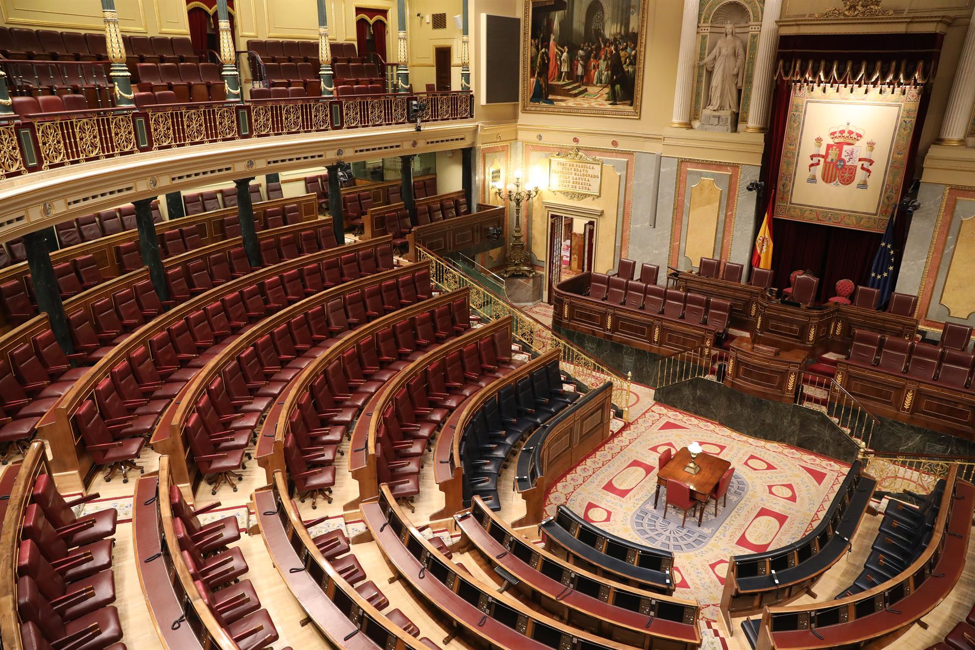 Bufetes, consultorías y explotaciones agrícolas: los otros negocios de los diputados del Congreso
