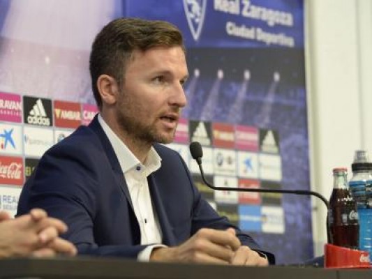El Real Zaragoza anuncia el fichaje de tres defensas y dos centrocampistas