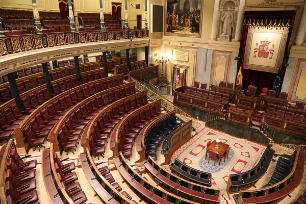 Bufetes, consultorías y explotaciones agrícolas: los otros negocios de los diputados del Congreso
