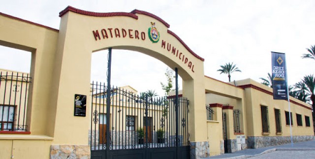 Ayuntamiento de Elche y profesionales de las artes escénicas se reúnen para abordar la reactivación del sector 