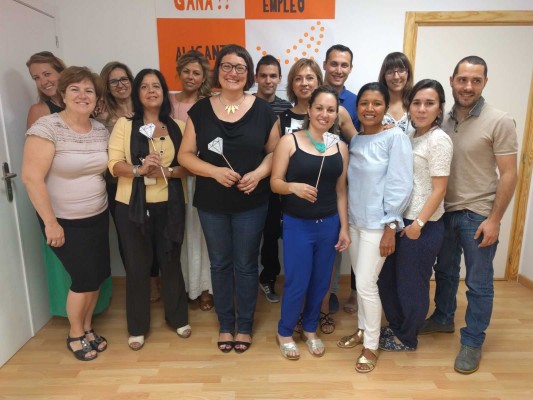 La lanzadera de empleo de Alicante alcanza ya un 50% de inserciones laborales en su ecuador