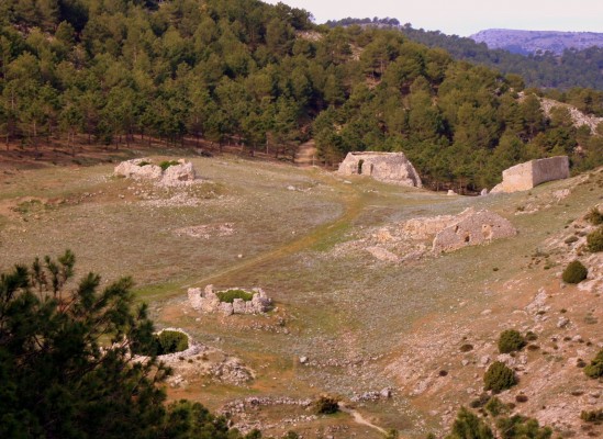 Dos de los pozos de la nieve de Sierra Espuña volverán a exhibir su esplendor del pasado con su restauración