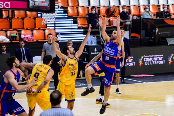 Las semifinales de la Fase Final de la Liga Endesa: Barça - San Pablo y Valencia -  Baskonia
