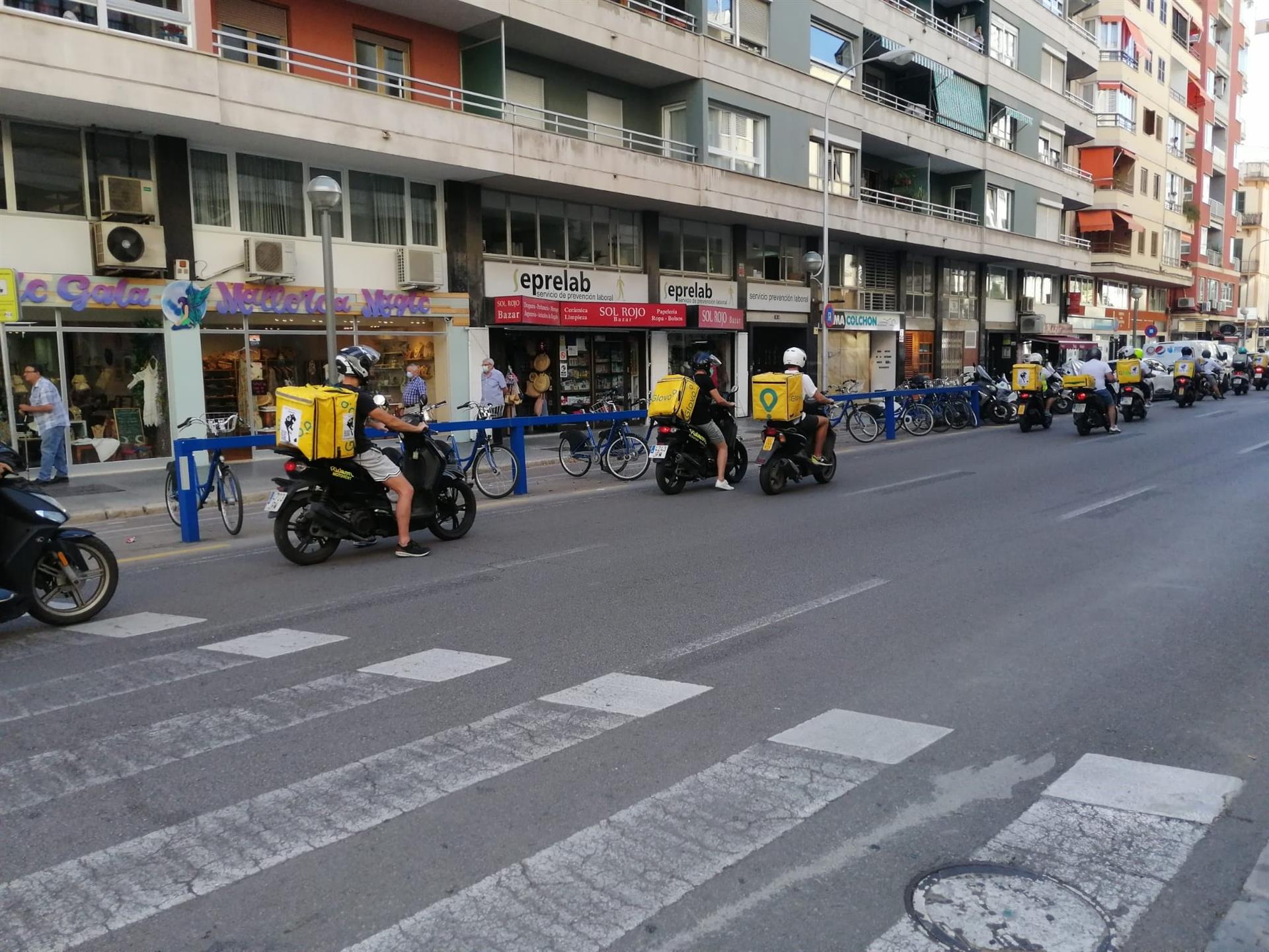Los 'riders' se manifiestan en València ante la 