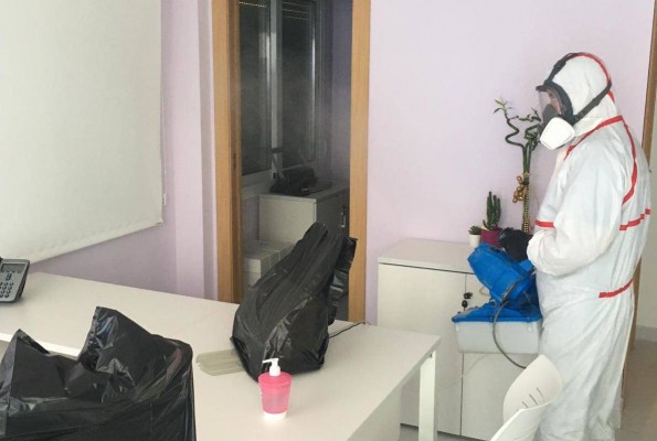 Sanidad avisa de los peligros para la salud de los dispositivos de luz ultravioleta y ozono para desinfectar
