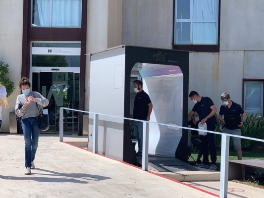 El primer arco de desinfección integral se instala en Murcia y lo distribuye la empresa regional Mask Green