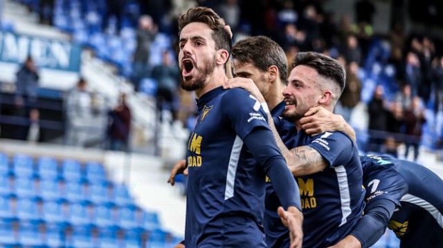 El UCAM CF renueva por una temporada a Rafa de Vicente