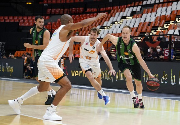 El Joventut despide la temporada con un triunfo sobre el Baskonia
